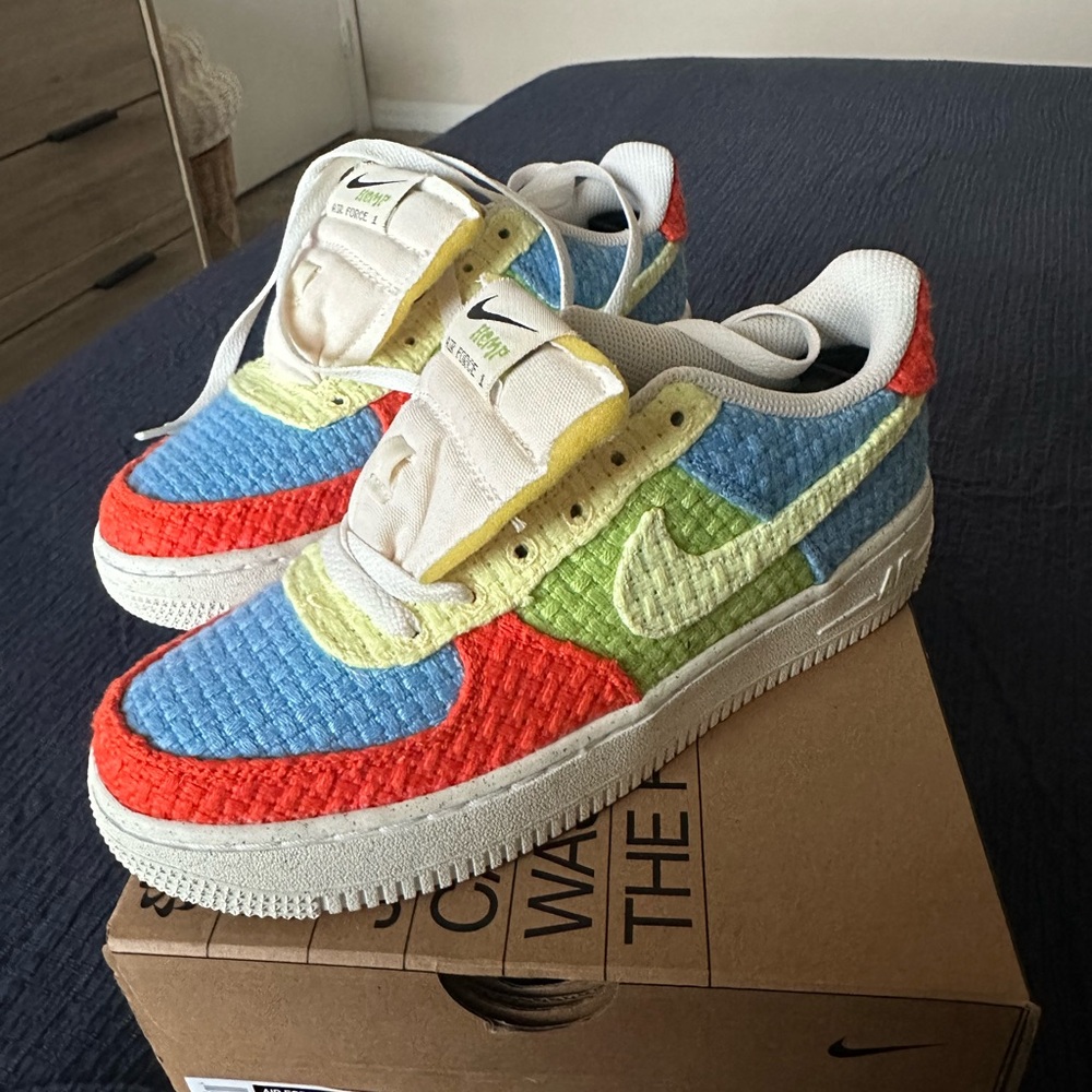 Nike Multicolor Textured Sneakers AIR FORCE 1 LV8NN